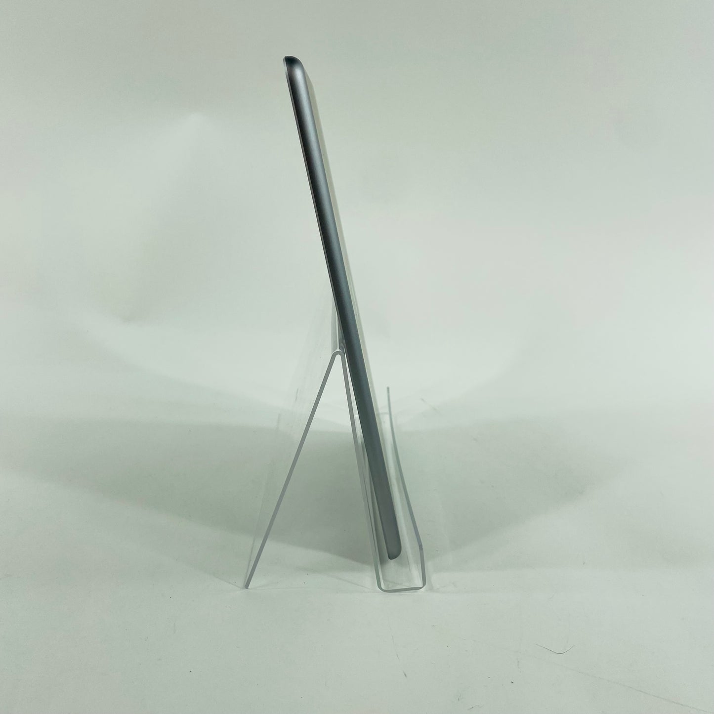 WiFi Only Apple iPad 5th Gen 128GB 16.7.1 SPACE GRAY MP2H2LL/A