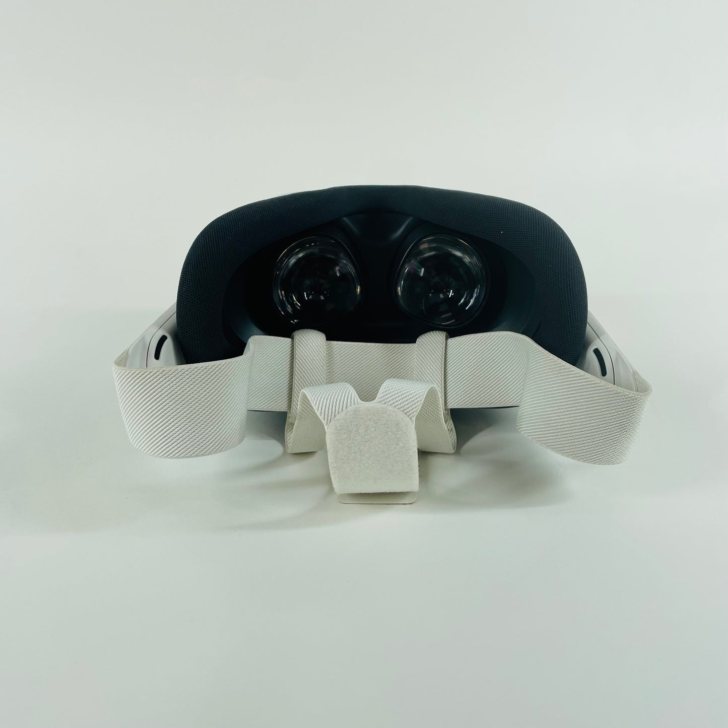 Meta Quest 3s 128GB Standalone All-in-One VR Headset P97