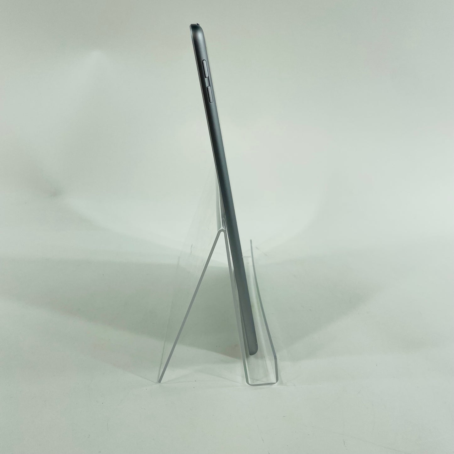 WiFi Only Apple iPad 5th Gen 128GB 16.7.1 SPACE GRAY MP2H2LL/A