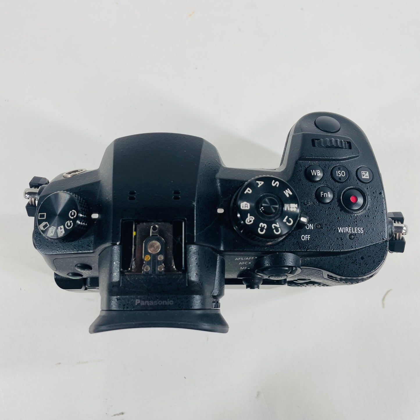 Panasonic Lumix DC-GH5 DC-GH5 20MP Mirrorless Camera Body Only