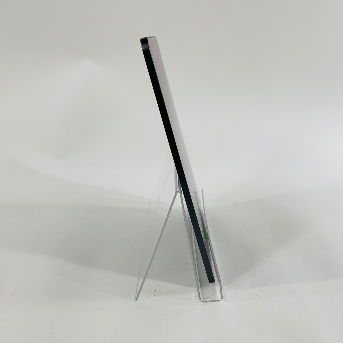 WiFi Only Apple iPad Air 5th Gen 64GB 16.3 SPACE GRAY MM9C3LL/A