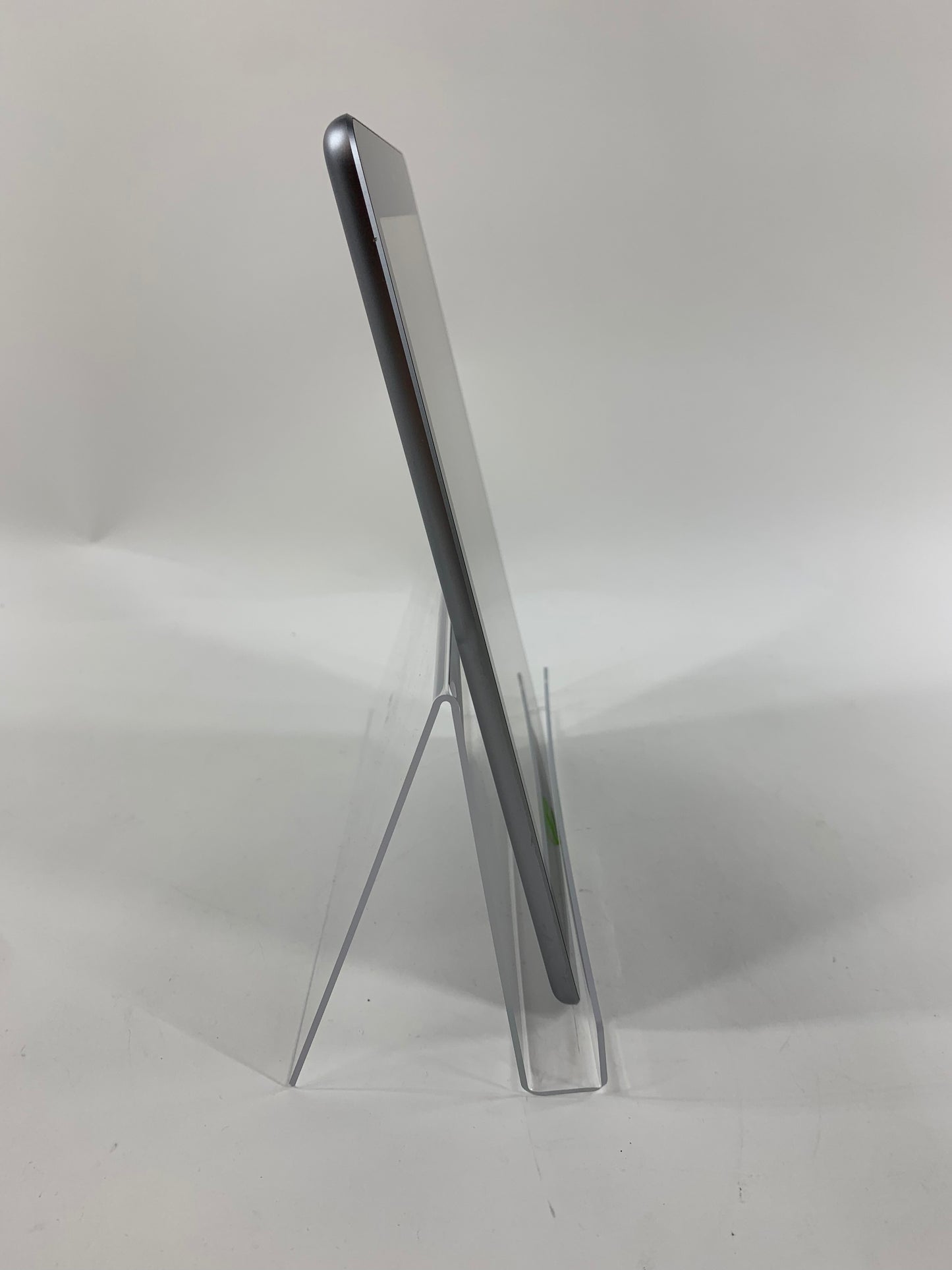 WiFi Only Apple iPad 6th Gen 32GB 16.3.1 SPACE GRAY MR7F2LL/A