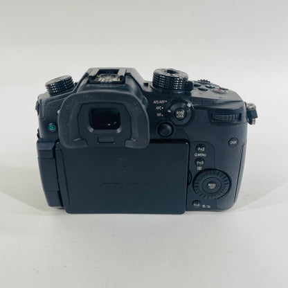 Panasonic Lumix DC-GH5 DC-GH5 20MP Mirrorless Camera Body Only