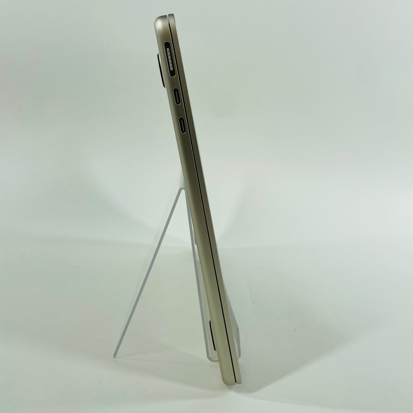 2022 Apple MacBook Air 13.6" M2 8C GPU 3.5GHz 16GB RAM 256GB SSD A2681