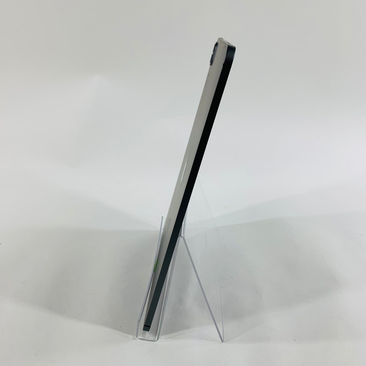 Unlocked Apple iPad Pro 12.9" 5th Gen 2TB 18.3.2 Silver MHP43LL/A