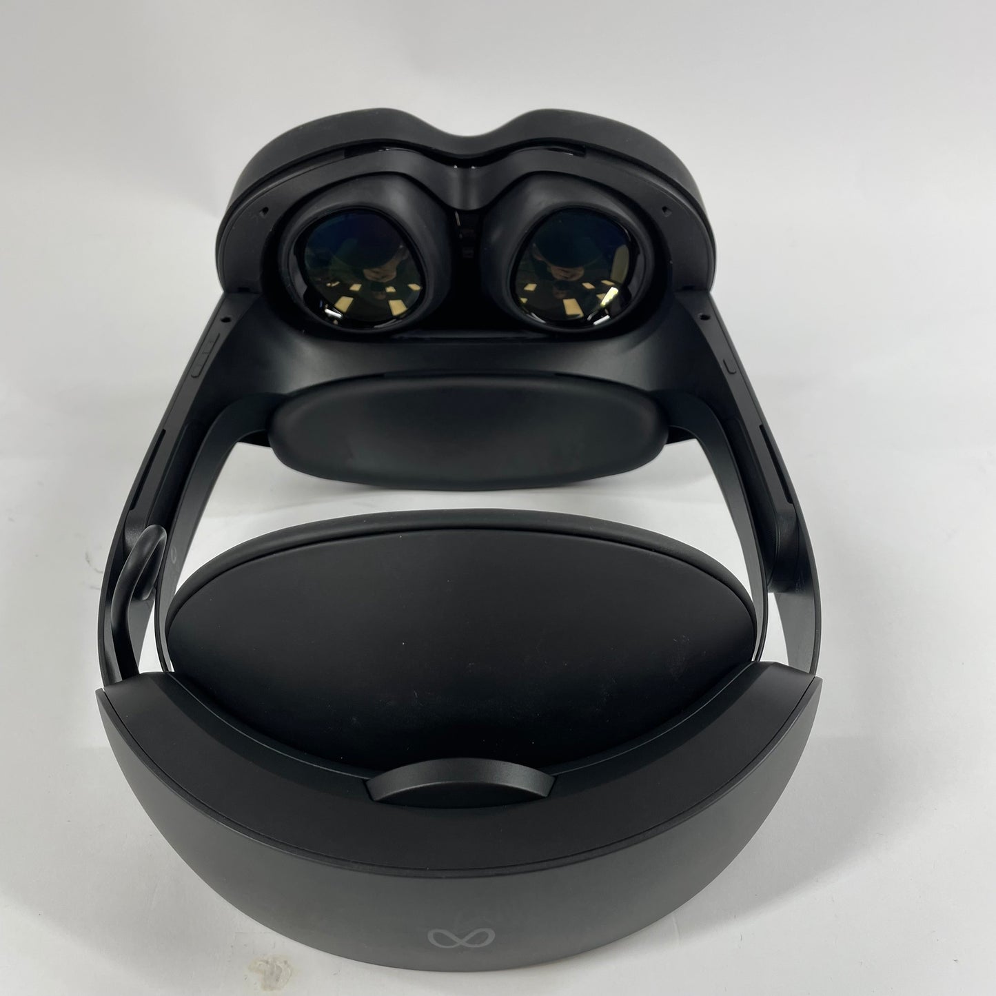 Meta Quest Pro 256GB Standalone All-in-One VR Headset DK94EC