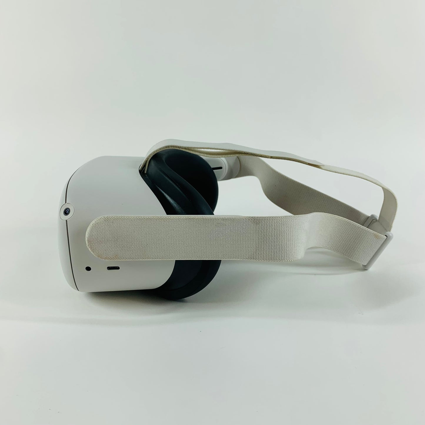 Meta Quest 2 128GB Standalone All-in-One VR Headset KW49CM