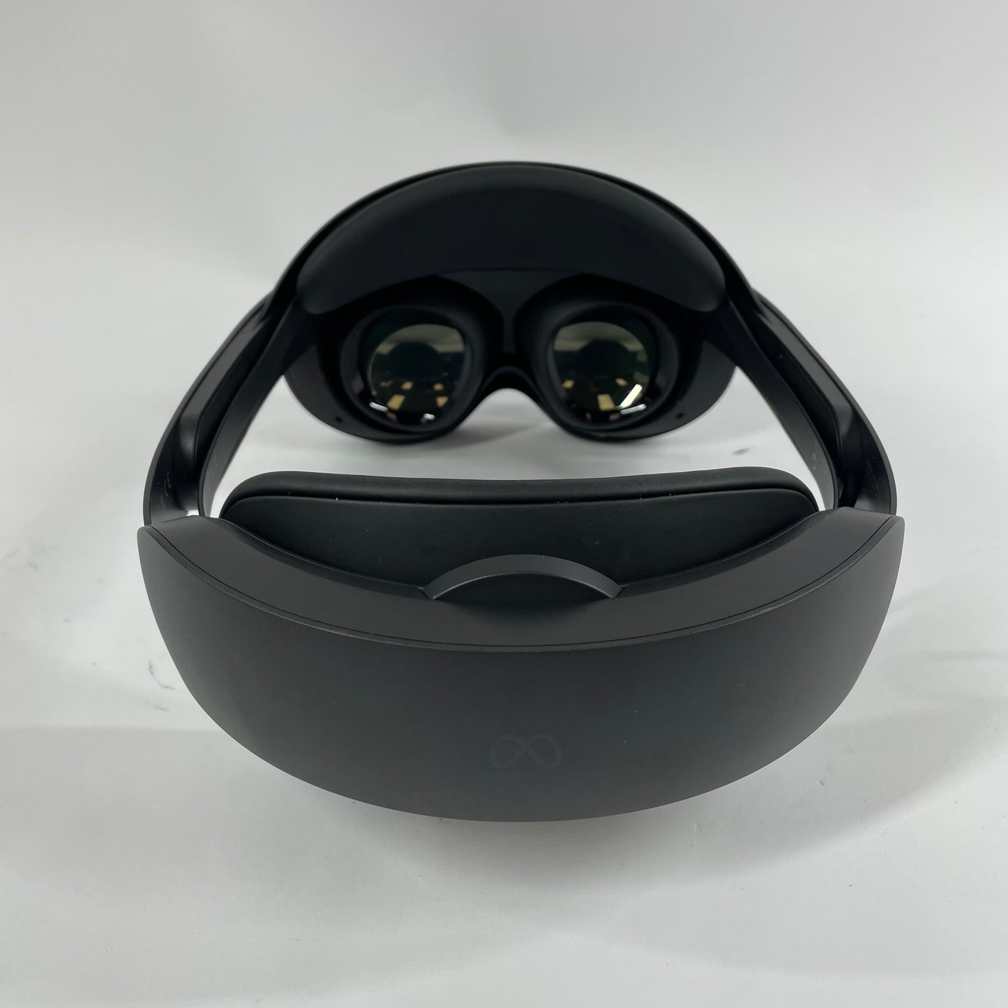 Meta Quest Pro 256GB Standalone All-in-One VR Headset DK94EC