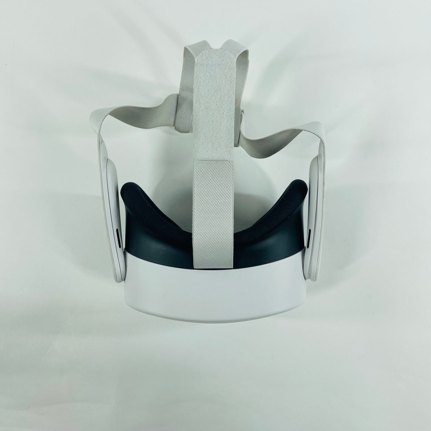 Meta Quest 3S 128GB Standalone All-in-One VR Headset P97