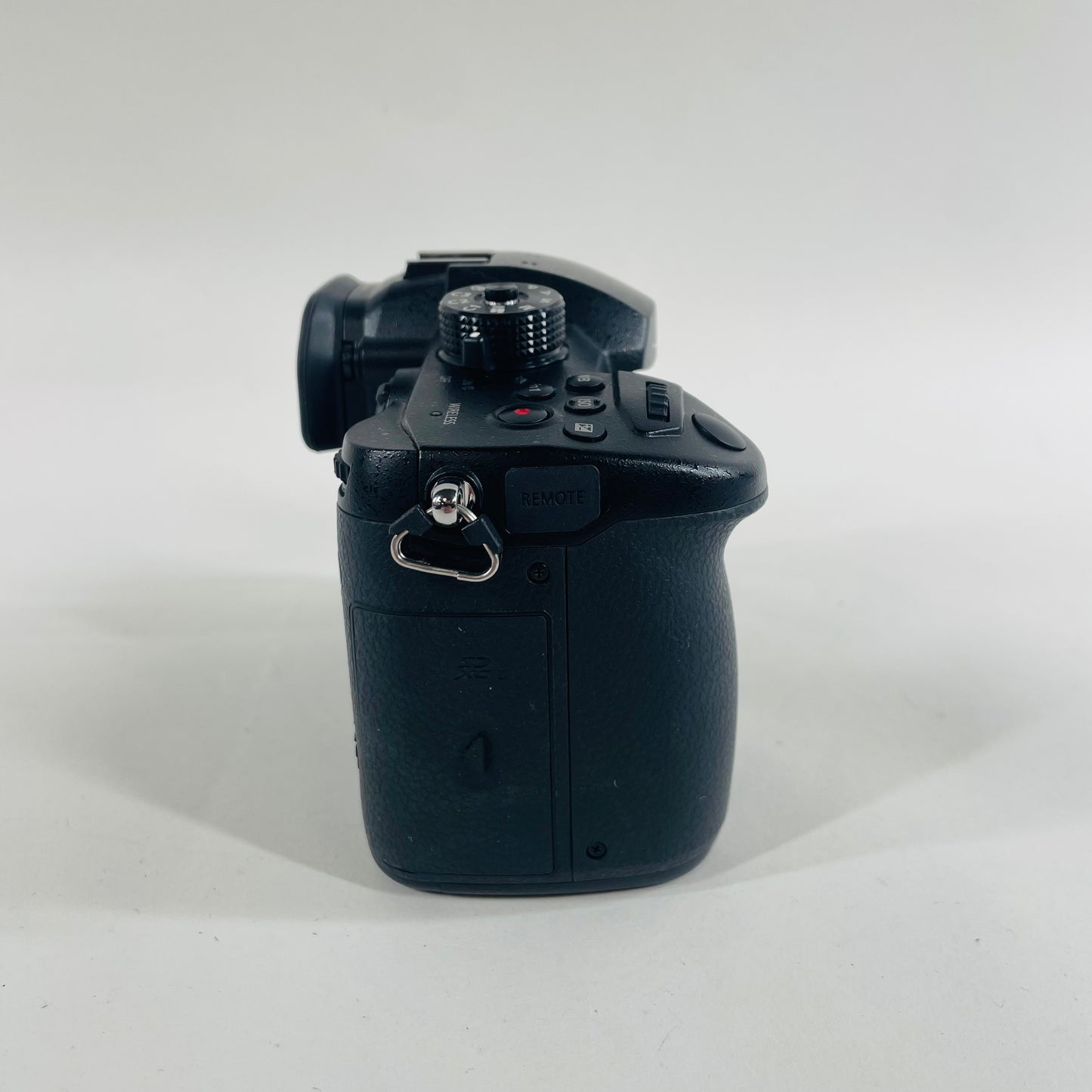 Panasonic Lumix DC-GH5 DC-GH5 20MP Mirrorless Camera Body Only