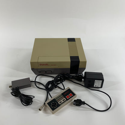 Nintendo Entertainment System NES Video Game Console NES-001 Gray