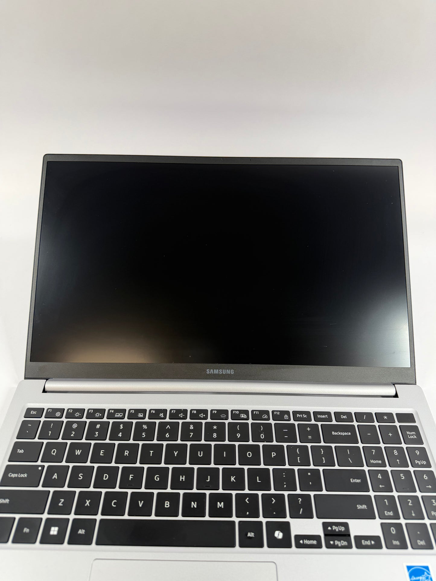 Samsung Galaxy Book4 NP750XGK 15.6" 7150U 1.8GHz 16GB RAM 512GB SSD